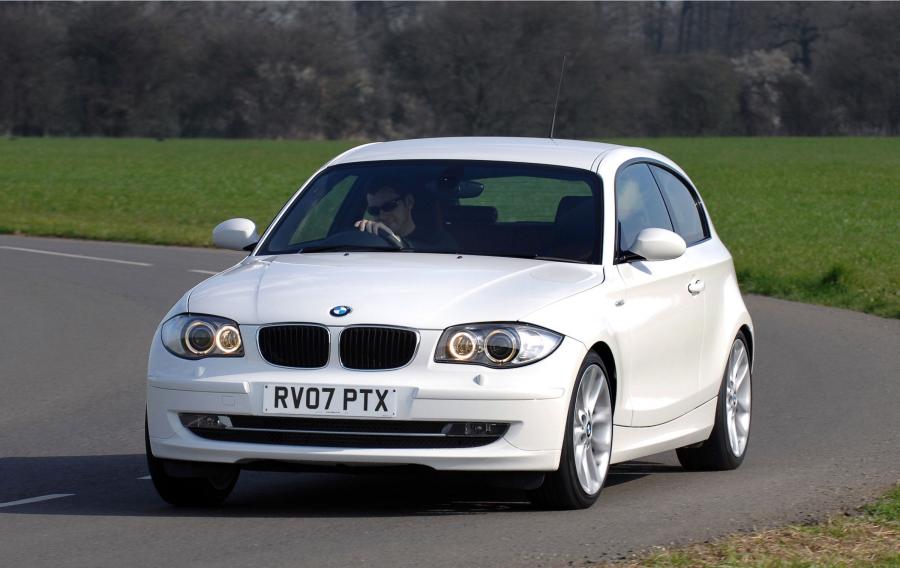  BMW 1-Series 3-Door 2007 года  (фото 1 из 9)
